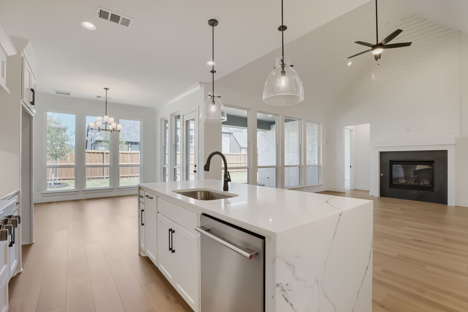 4025 Trellis - Kitchen