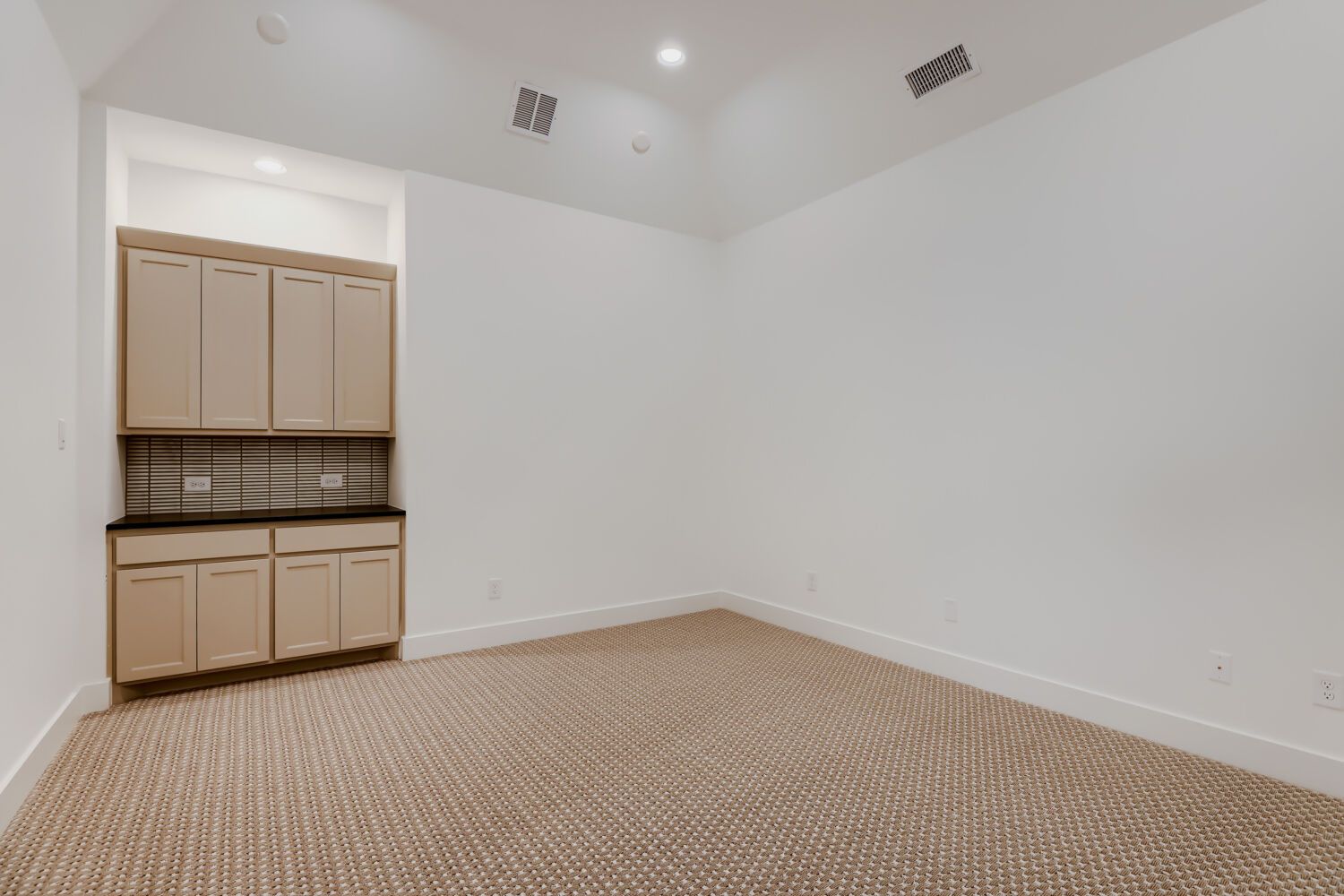 4025 Trellis - Game room