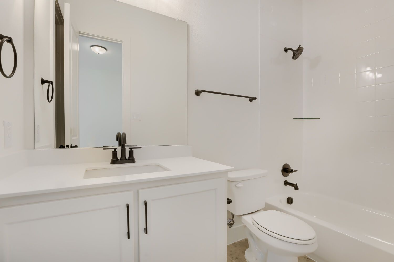 4025 Trellis - Full Bathroom