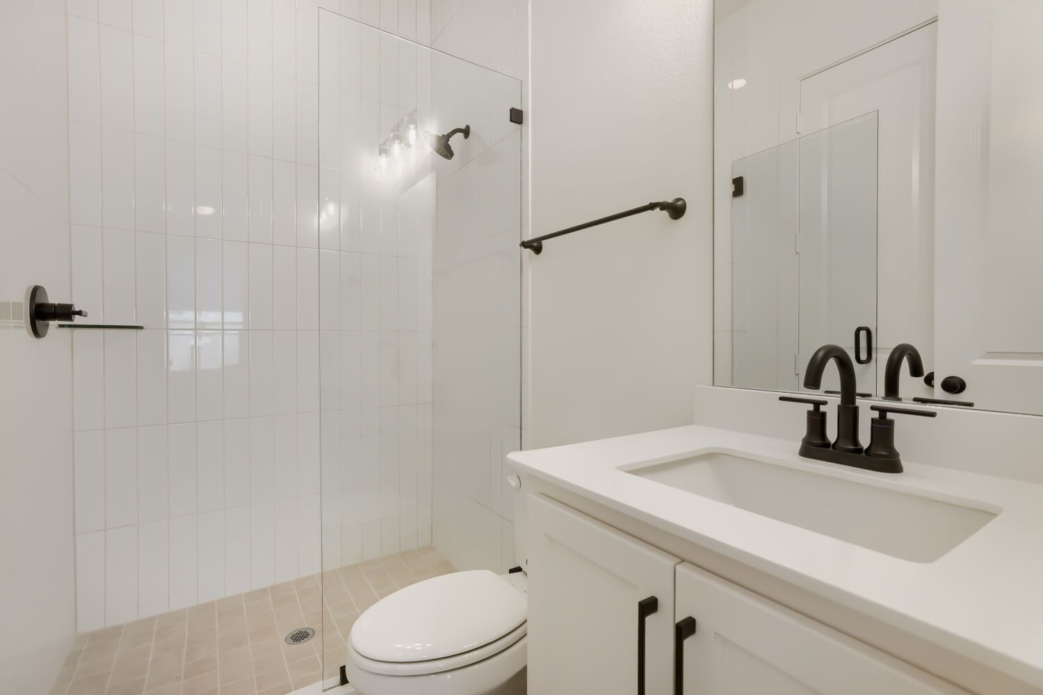 4025 Trellis - Full Bathroom