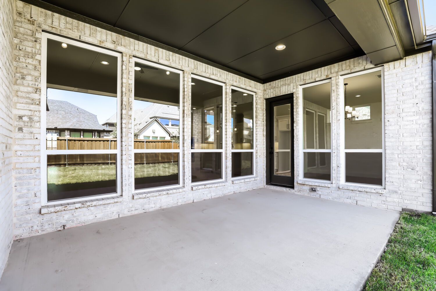 4025 Trellis - Patio