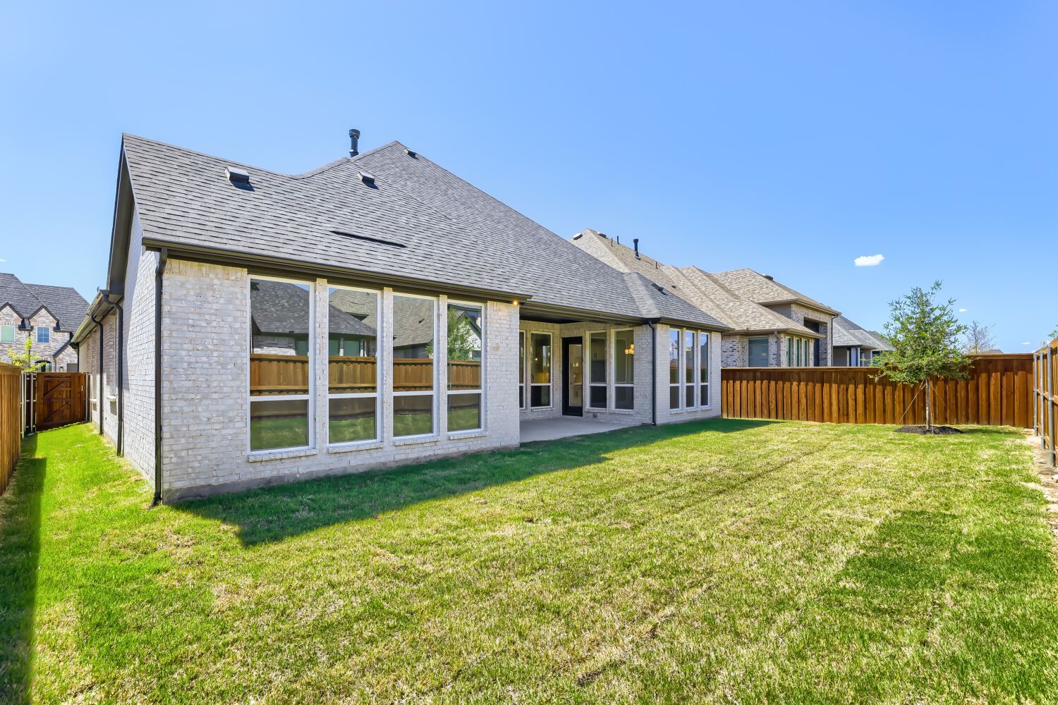 4025 Trellis - Rear Exterior