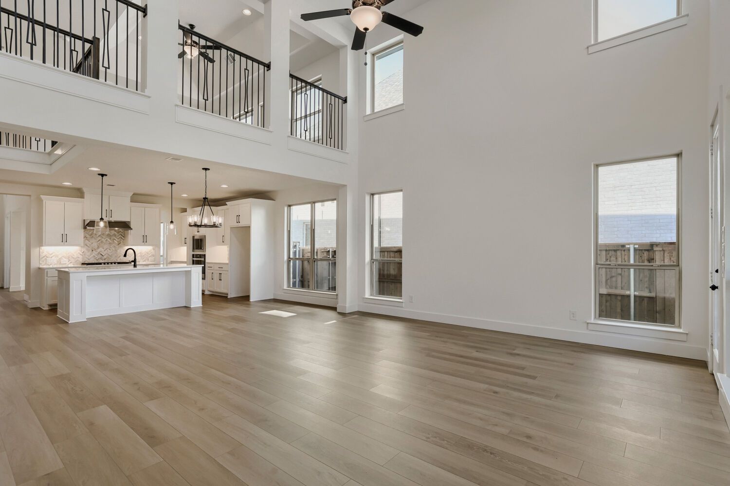 4308 Double Diamond - Living Area