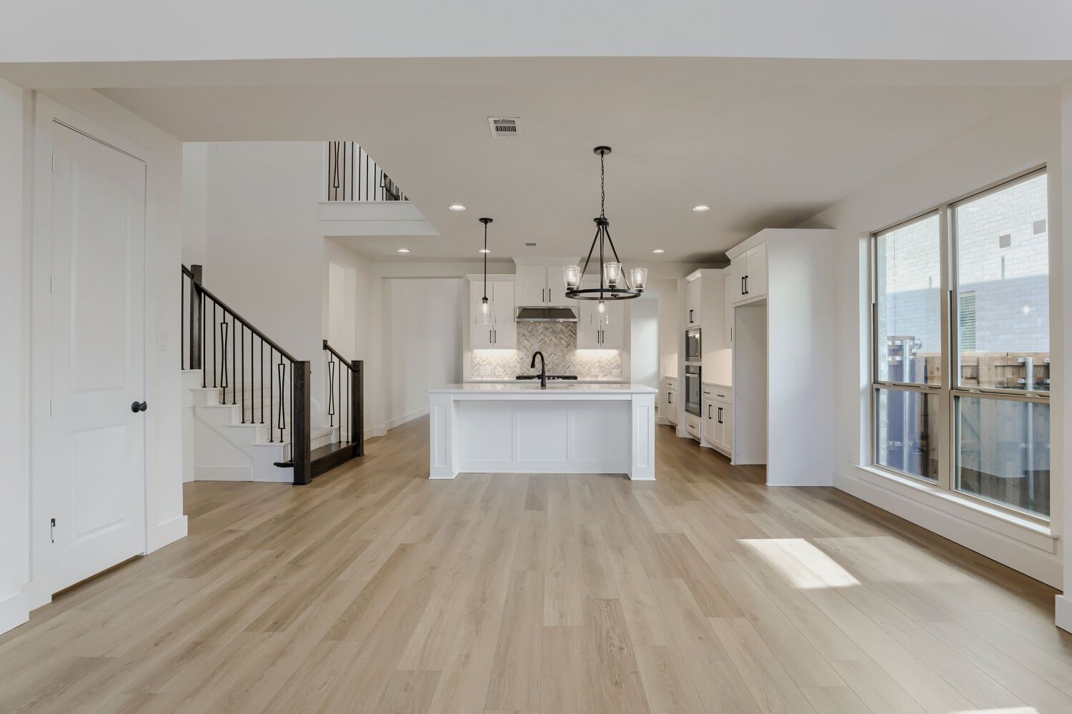 4308 Double Diamond - Kitchen