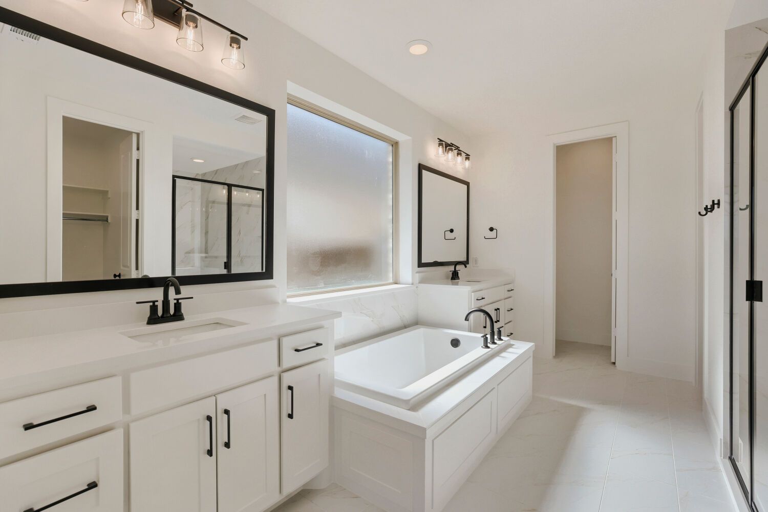 4308 Double Diamond - Primary Bathroom