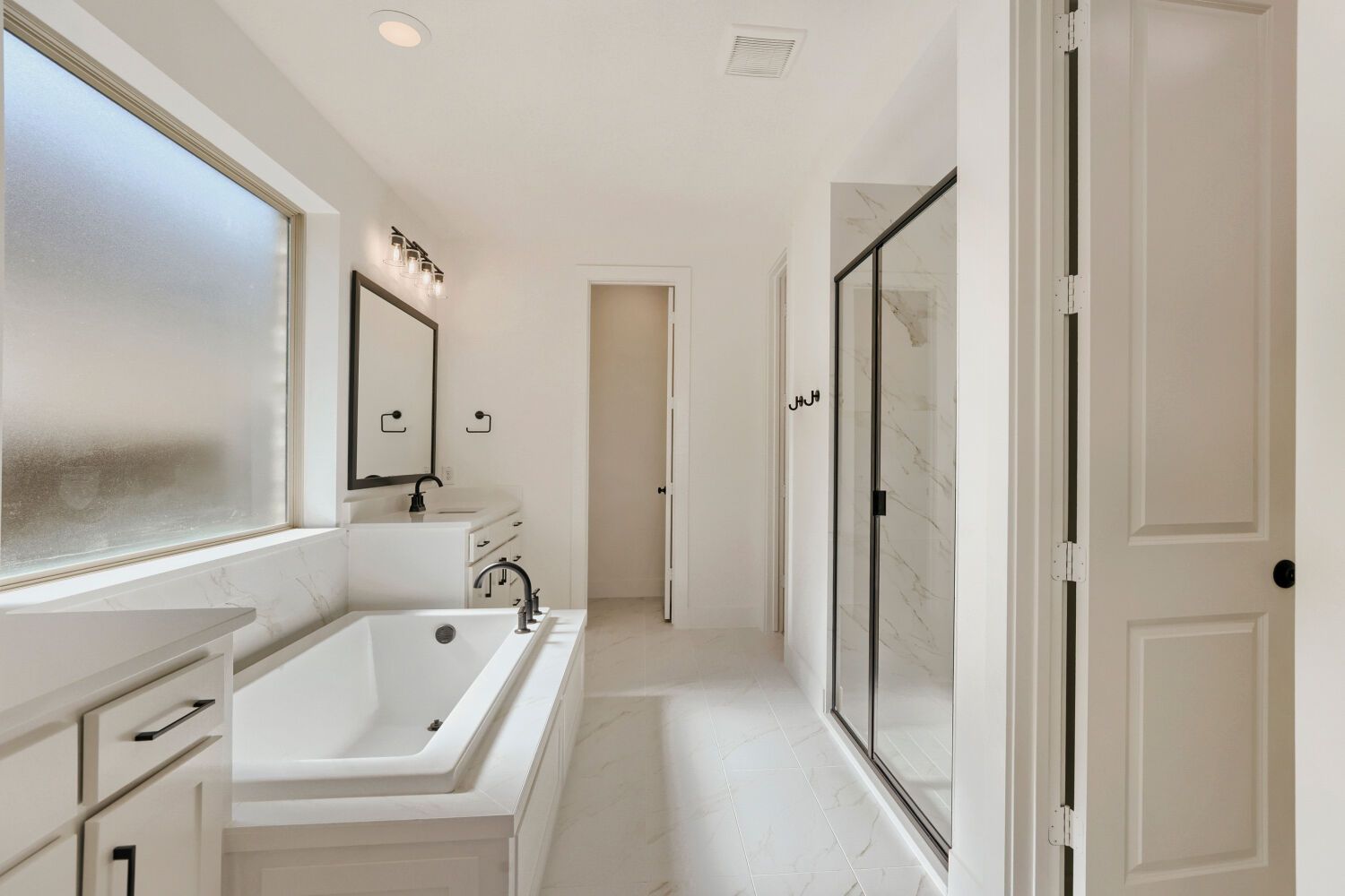 4308 Double Diamond - Primary Bathroom