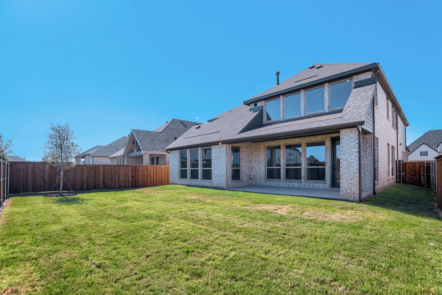 4308 Double Diamond - Rear Exterior
