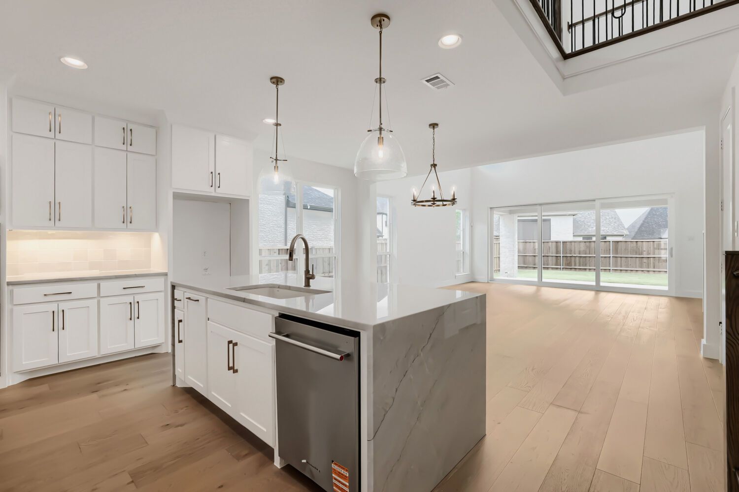 2611 Acie - Kitchen