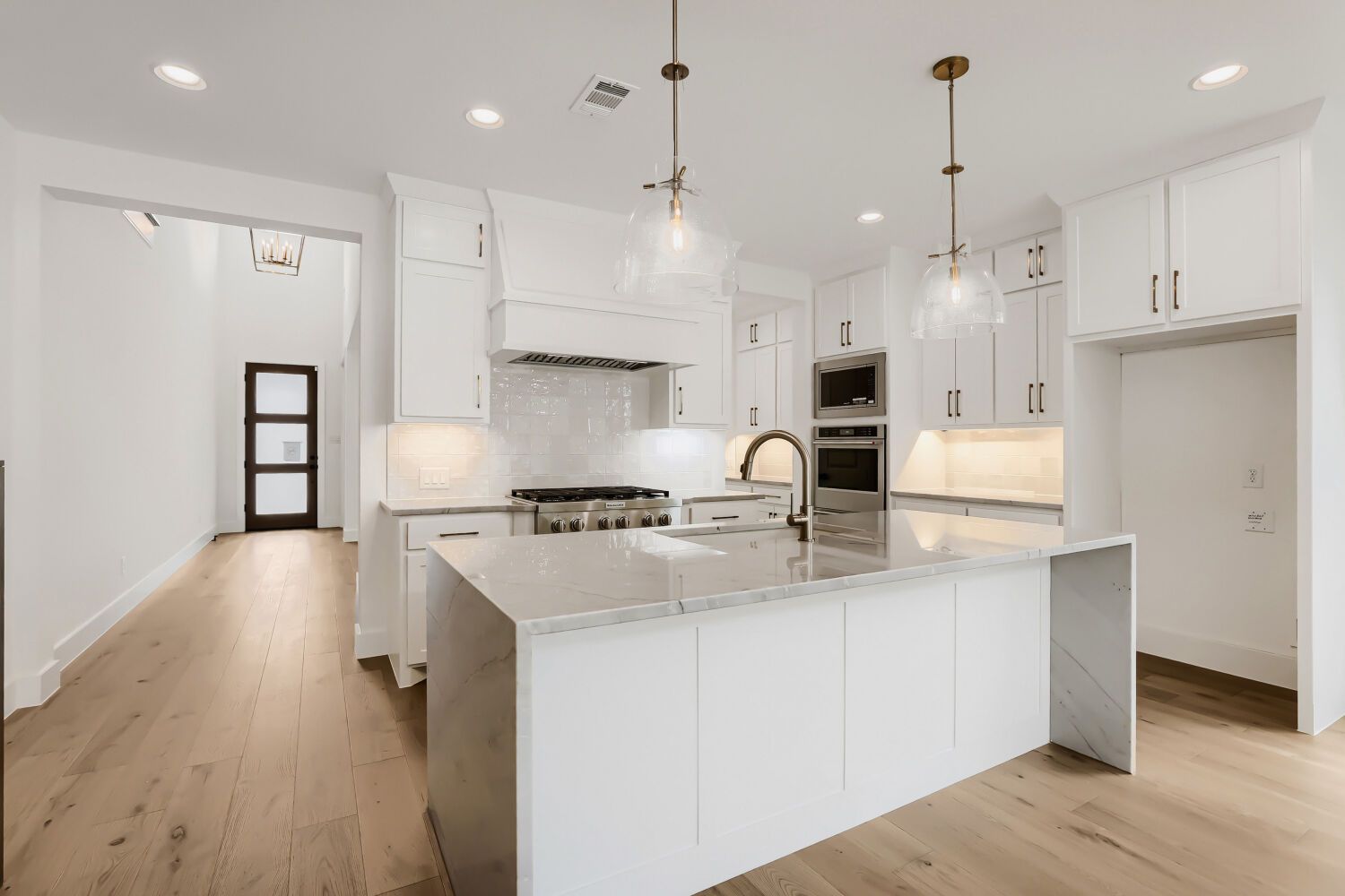 2611 Acie - Kitchen