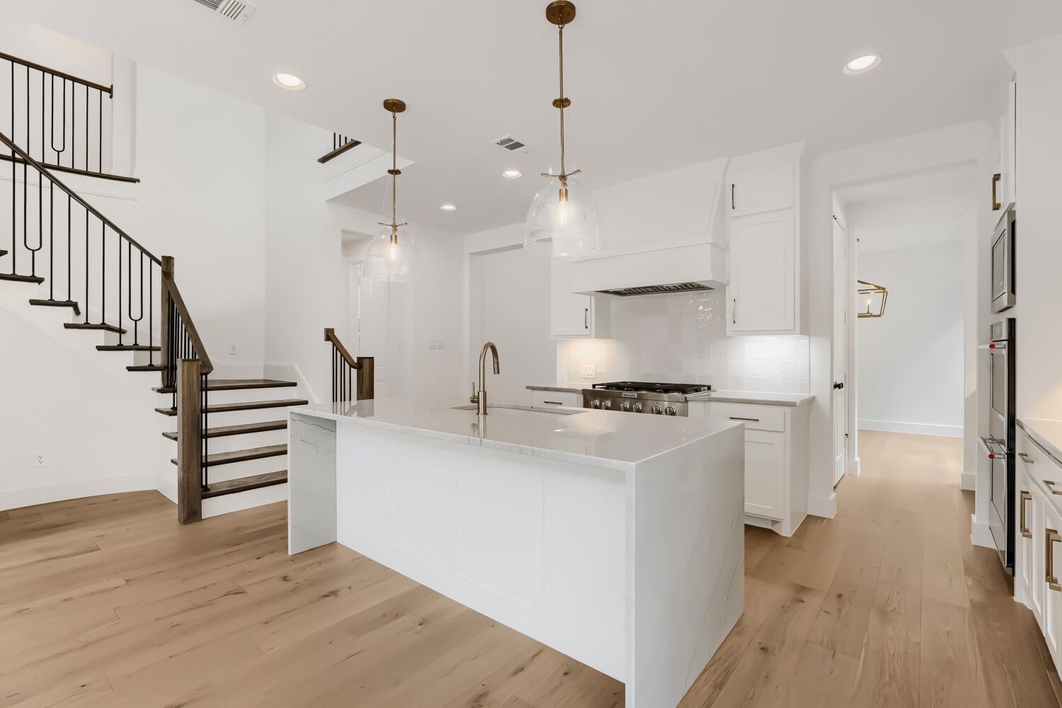 2611 Acie - Kitchen