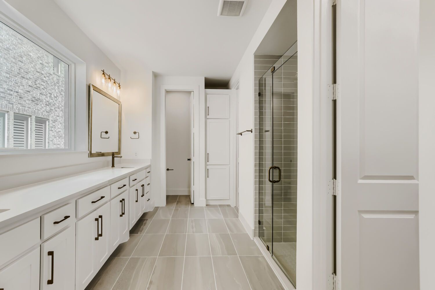 2611 Acie - Primary Bathroom