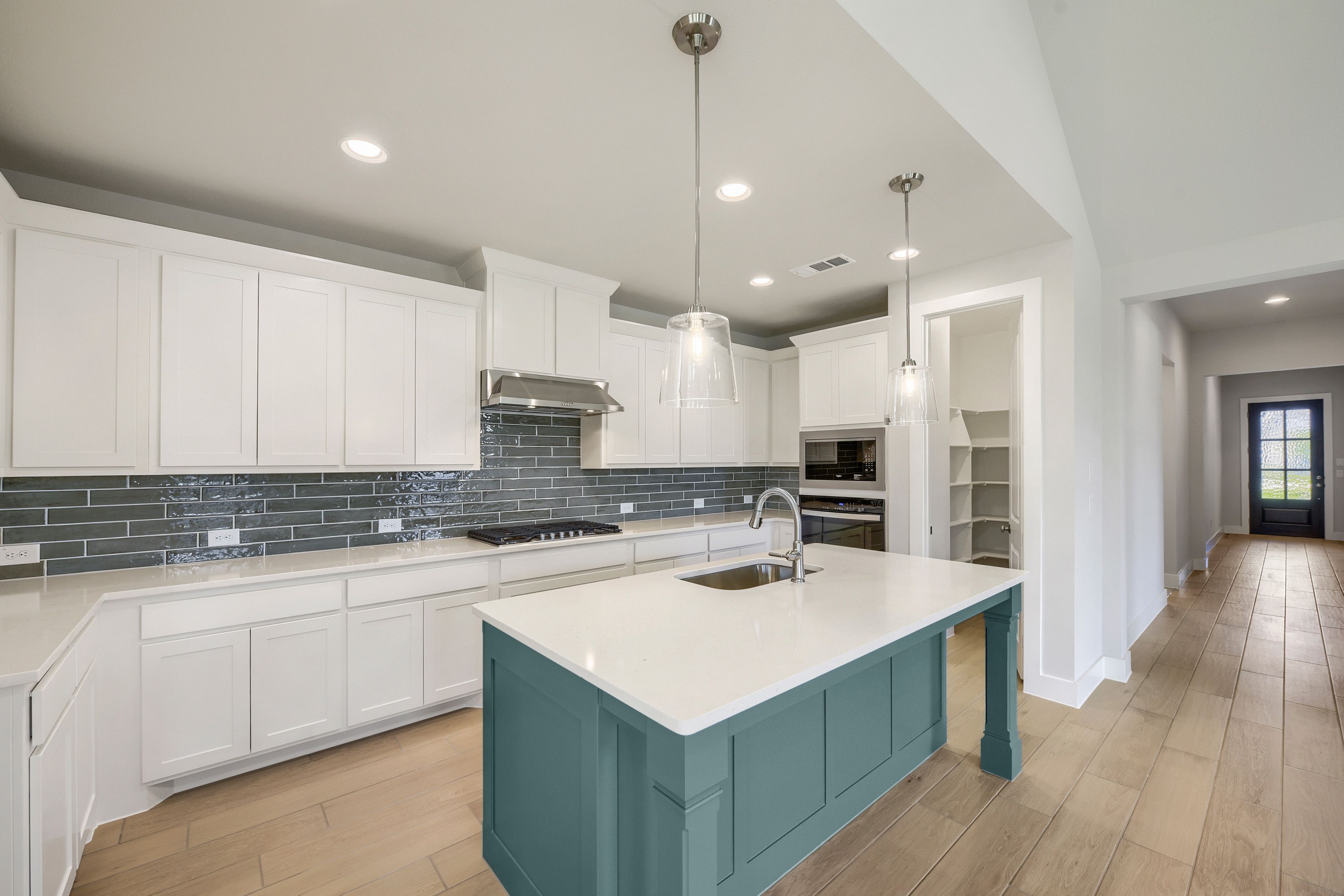 173 Buffalo - Kitchen