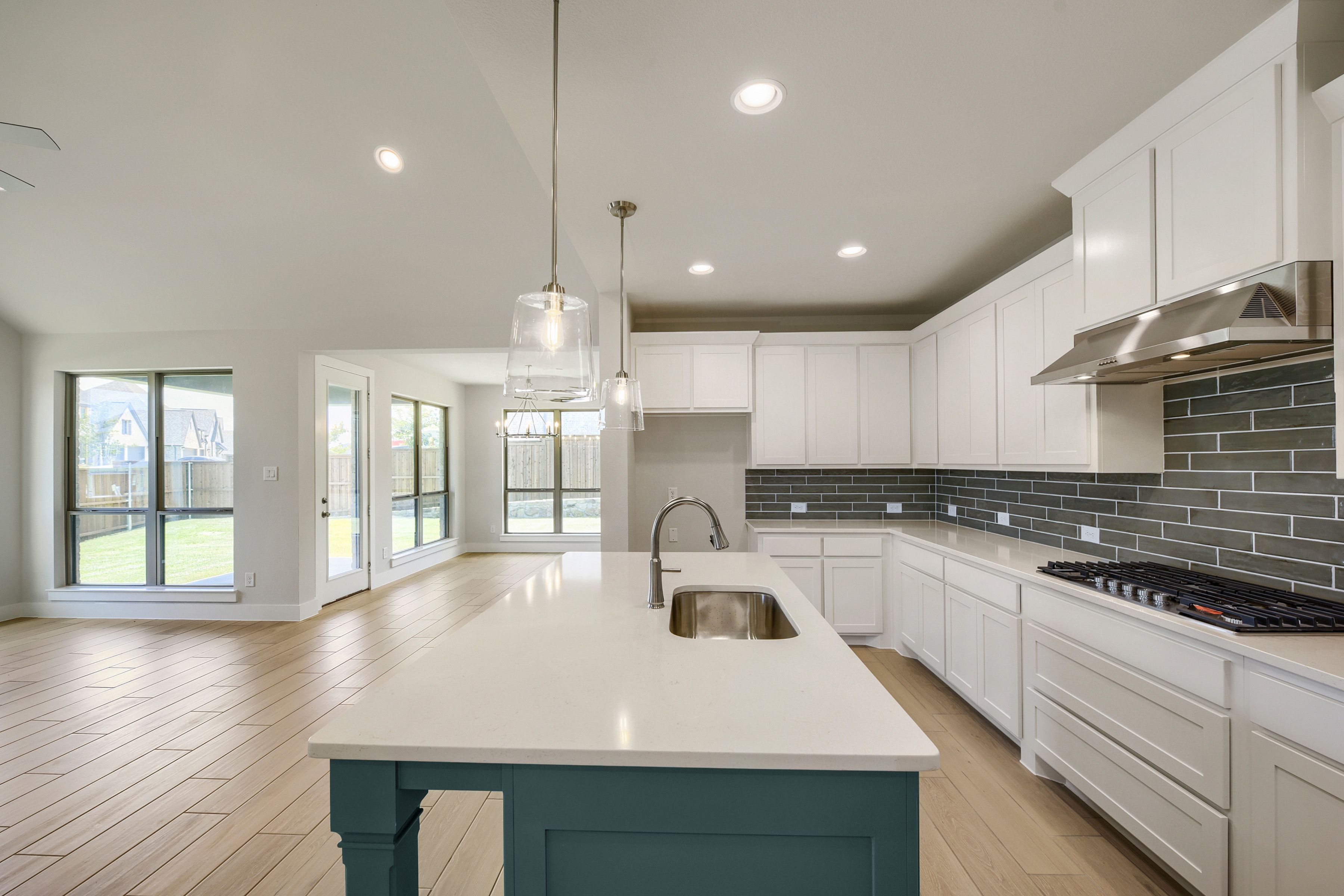 173 Buffalo - Kitchen