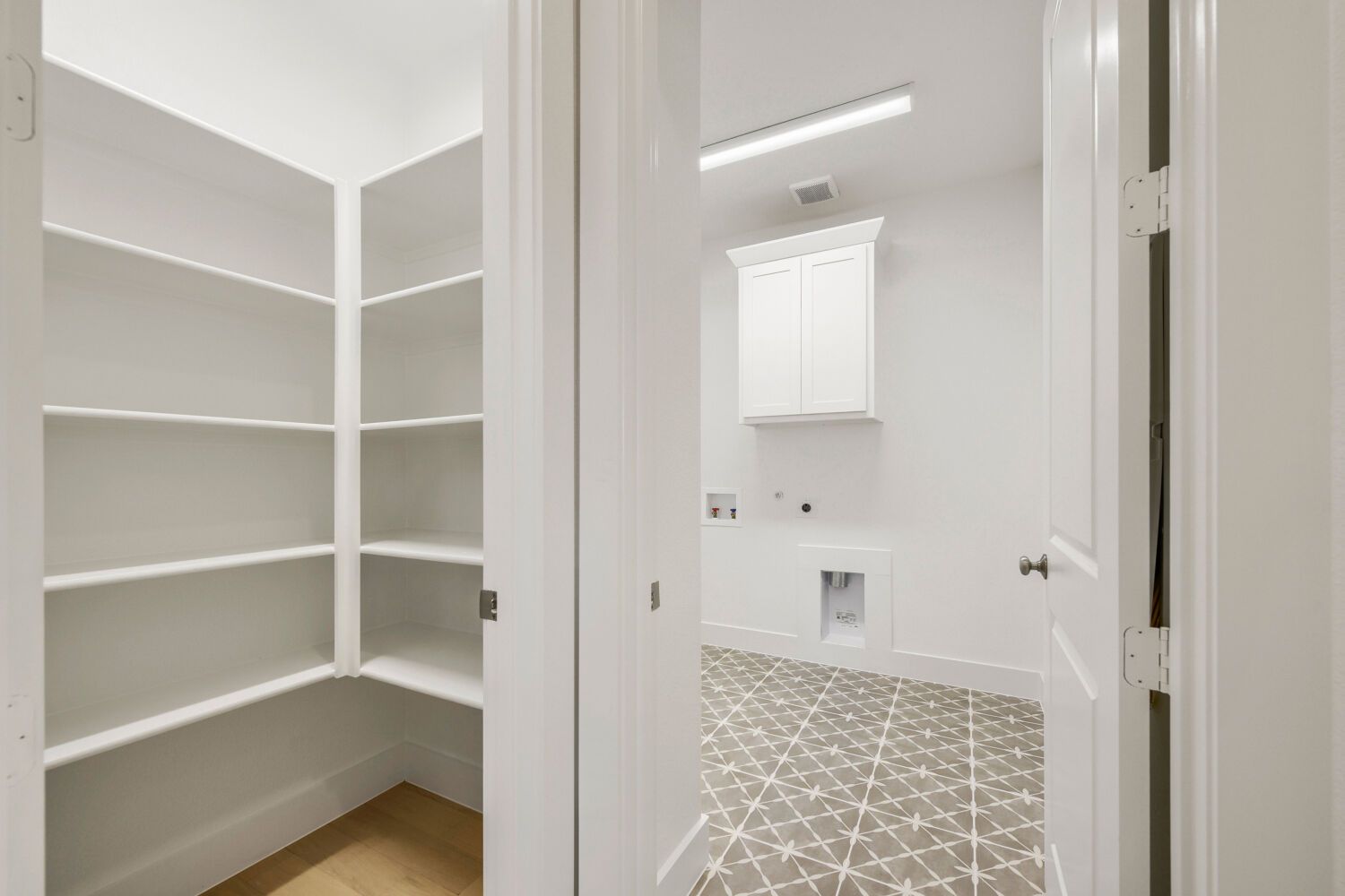 11529 Vesper - Laundry Room