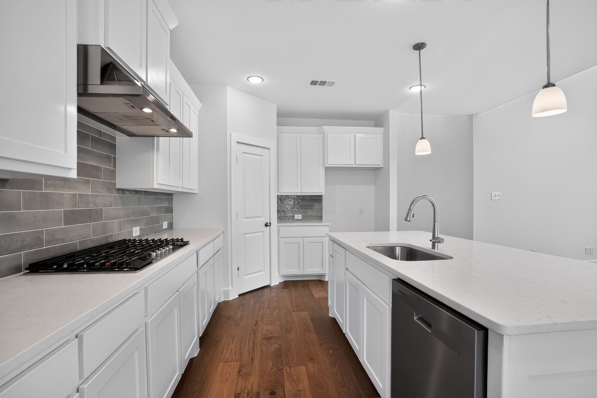 1704 Truro - Kitchen