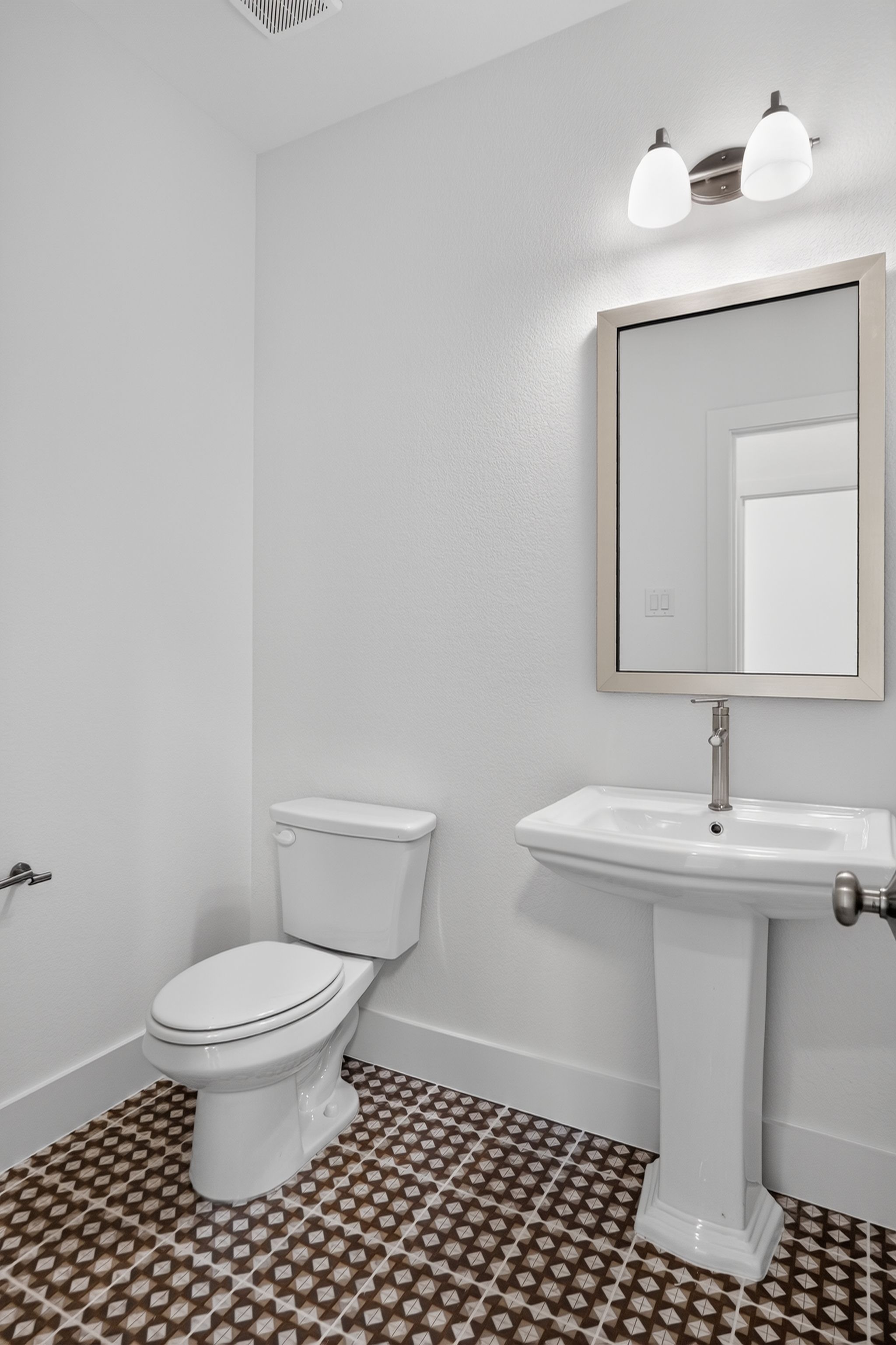 1704 Truro - Powder Bathroom