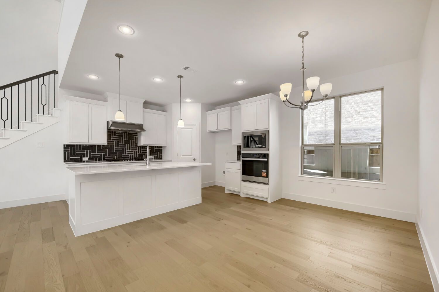 1724 Truro - Dining Area