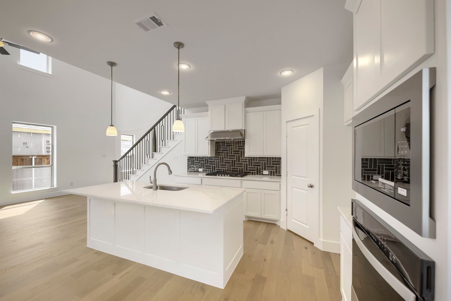1724 Truro - Kitchen