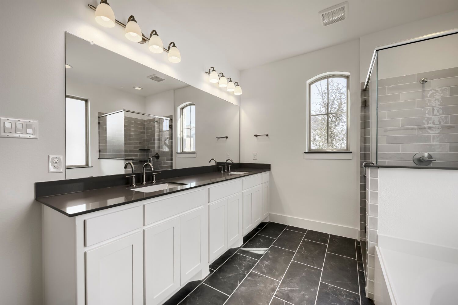 1724 Truro - Primary Bathroom