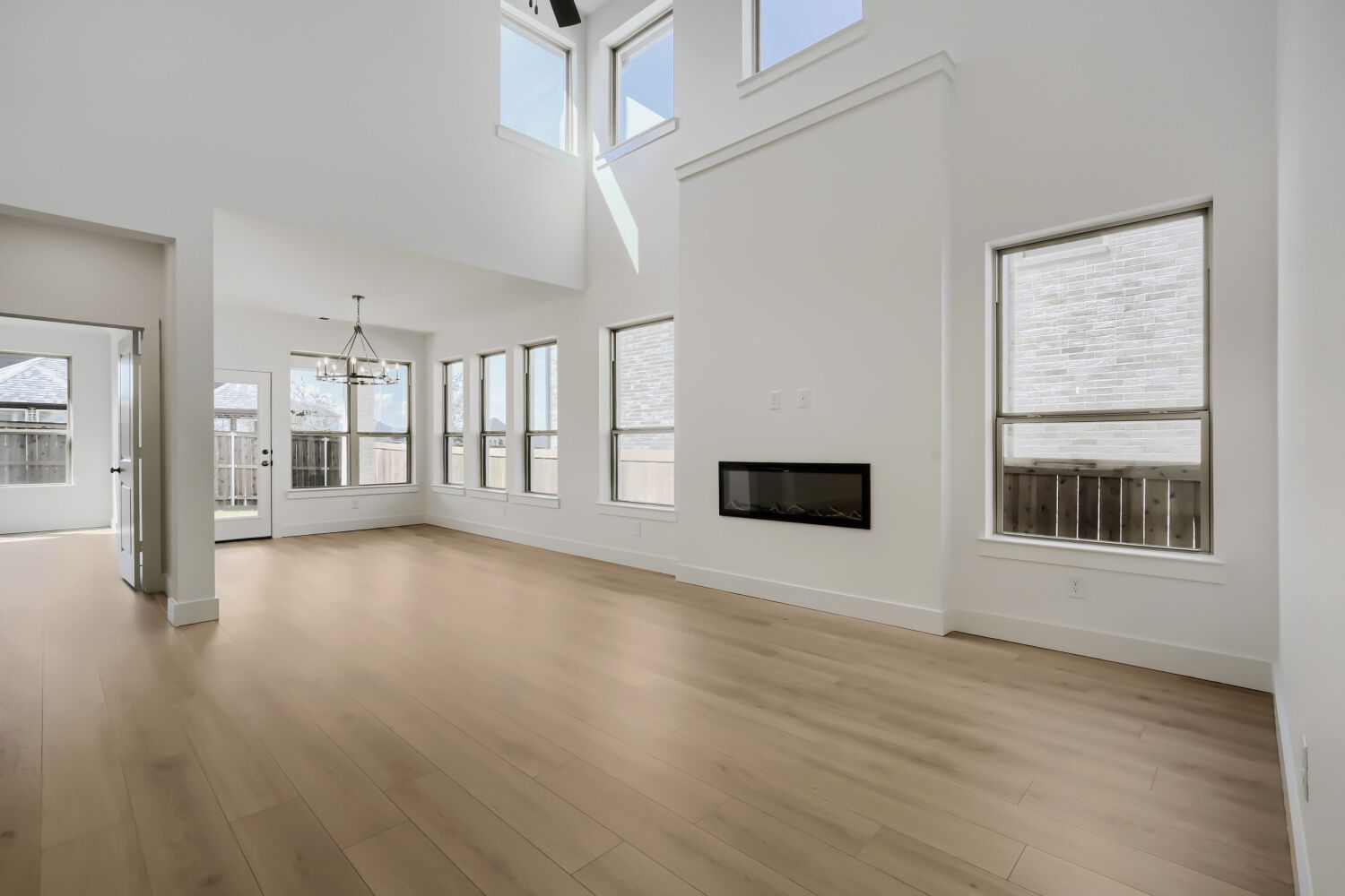 826 Stone Grove - Living Area