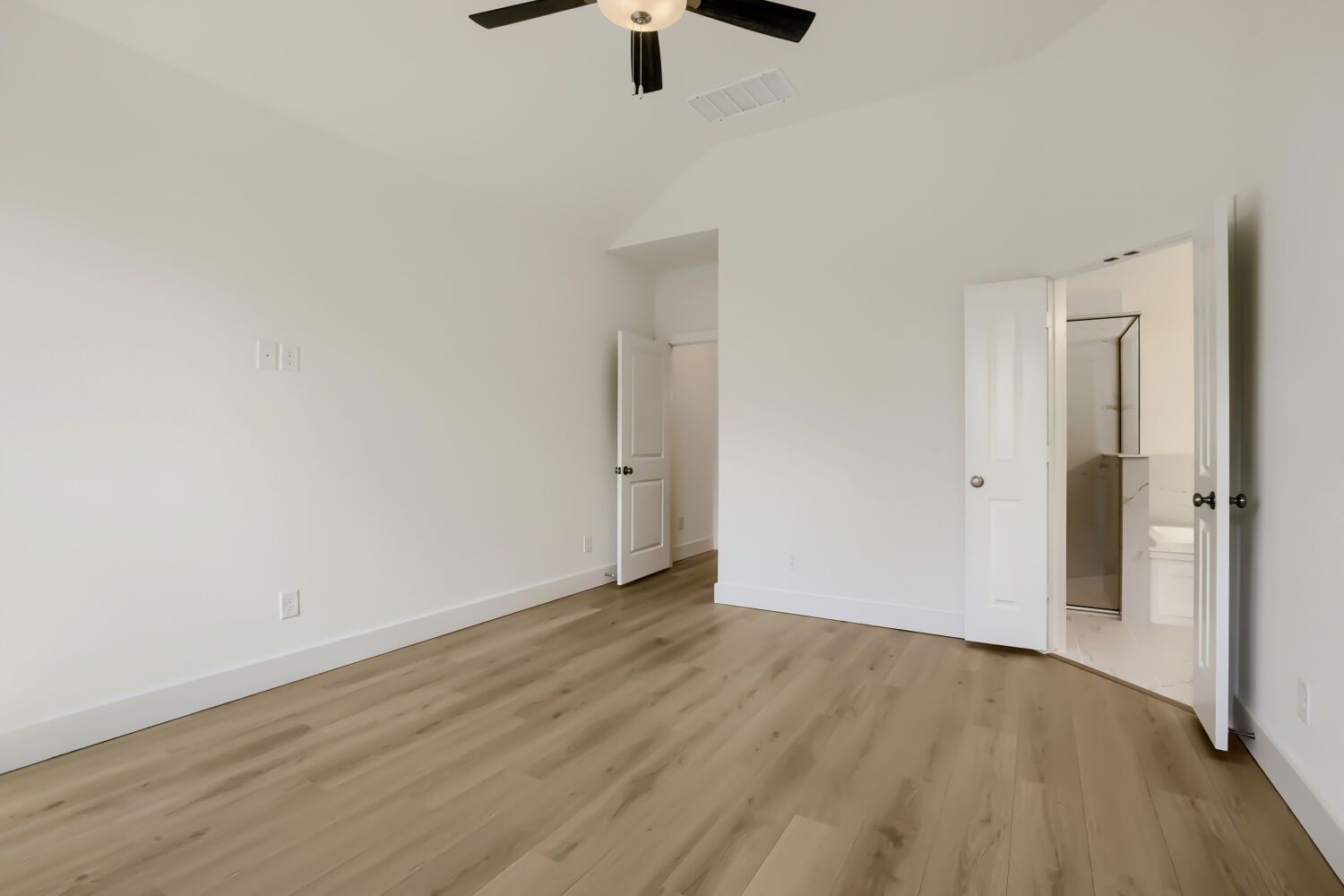 826 Stone Grove - Primary Bedroom