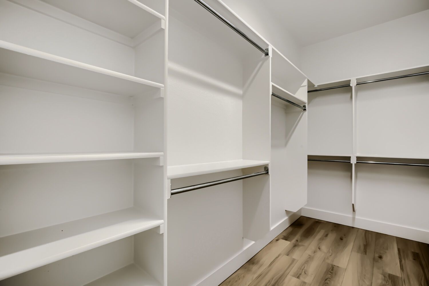 826 Stone Grove - Primary Closet