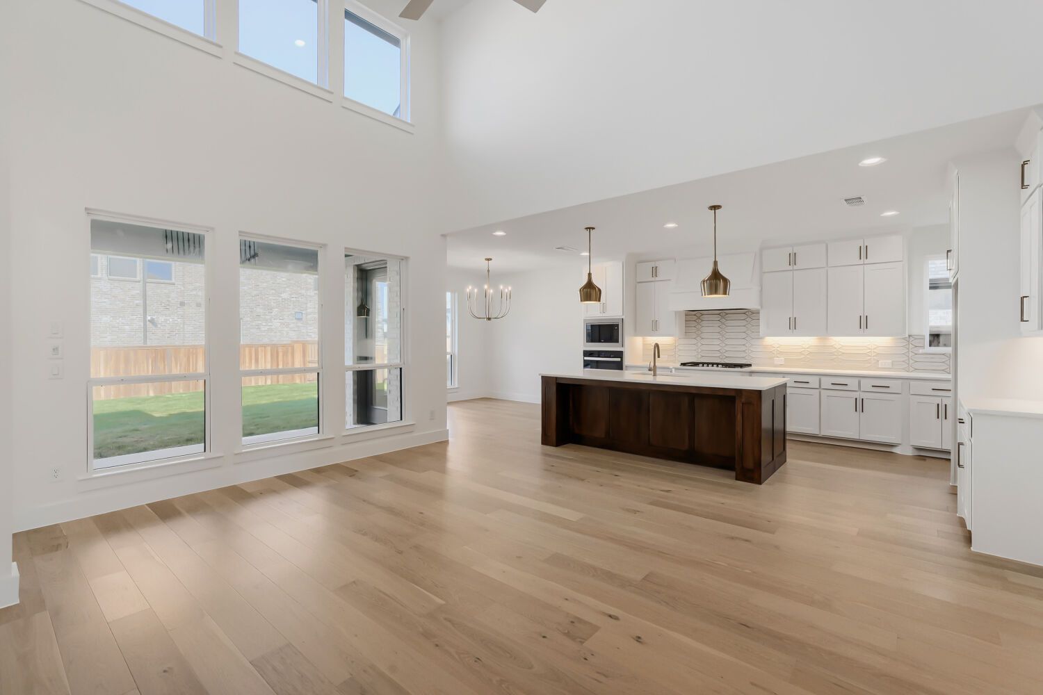 100 Enclave Drive – Designer Kitchen