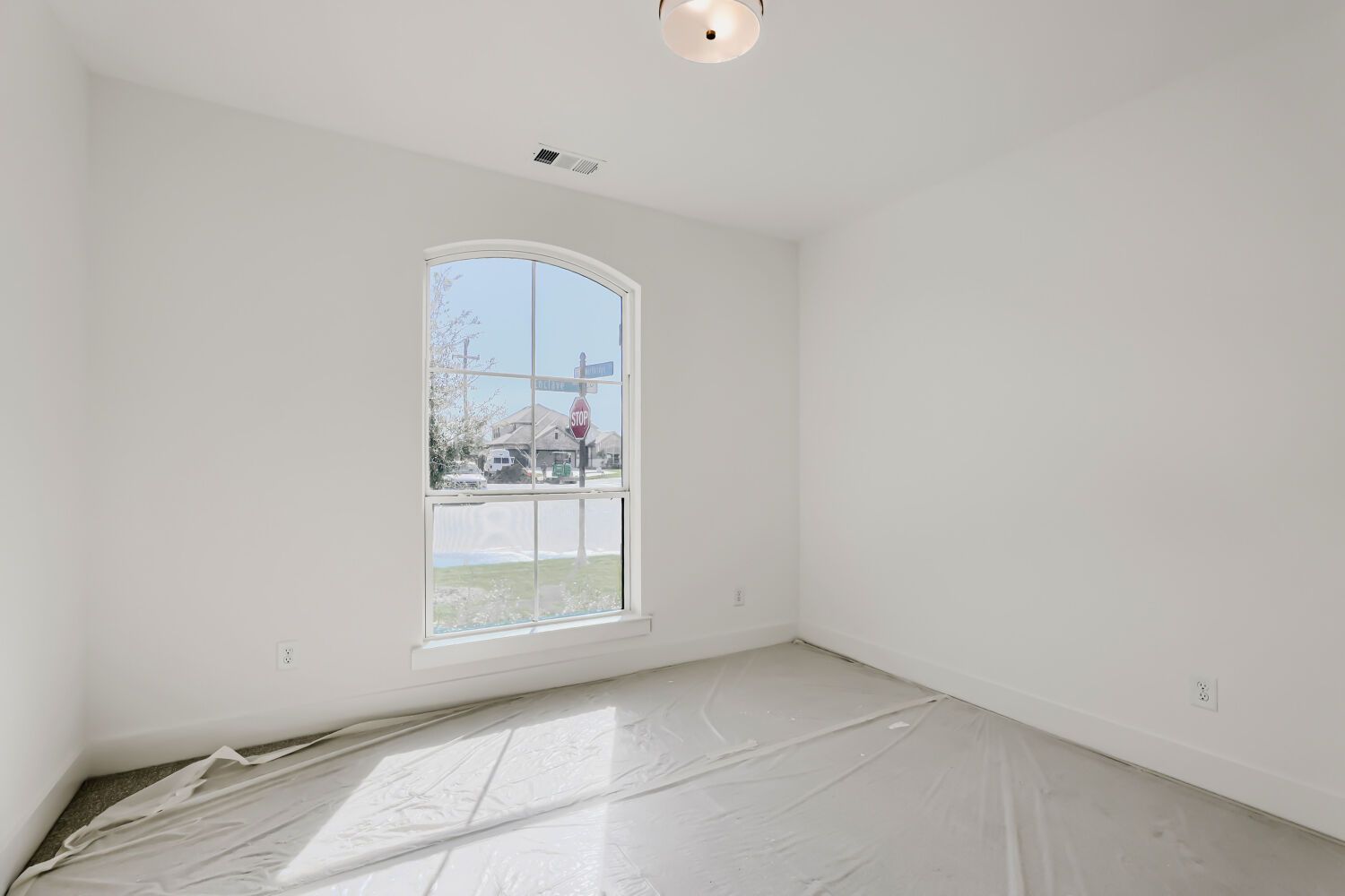 100 Enclave - Bedroom