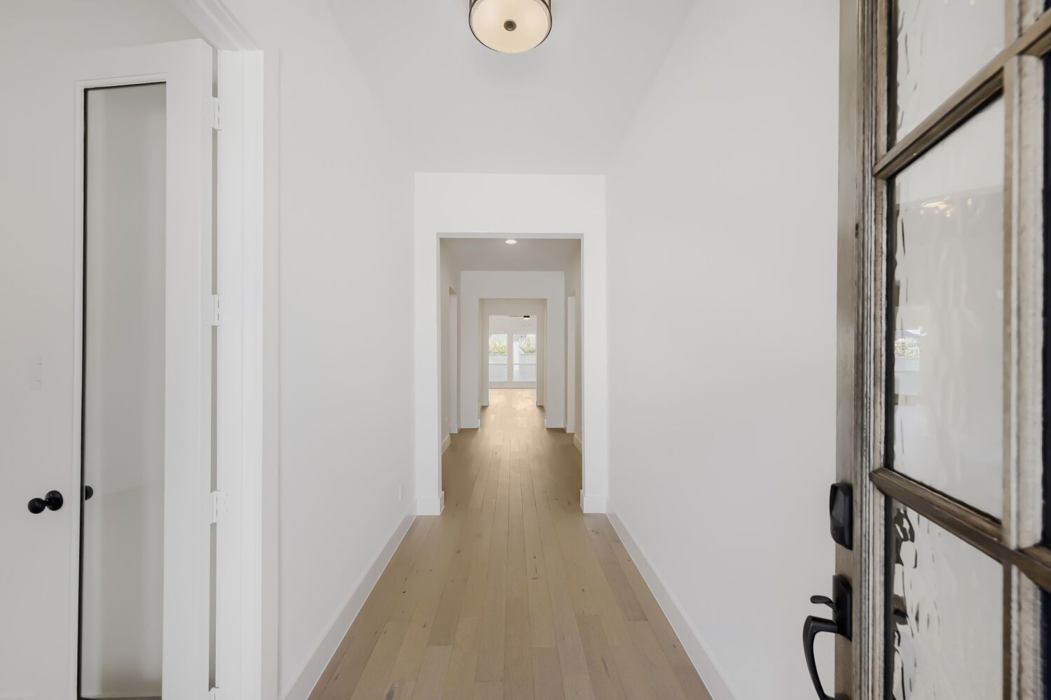 11712 Wildwood - Entry