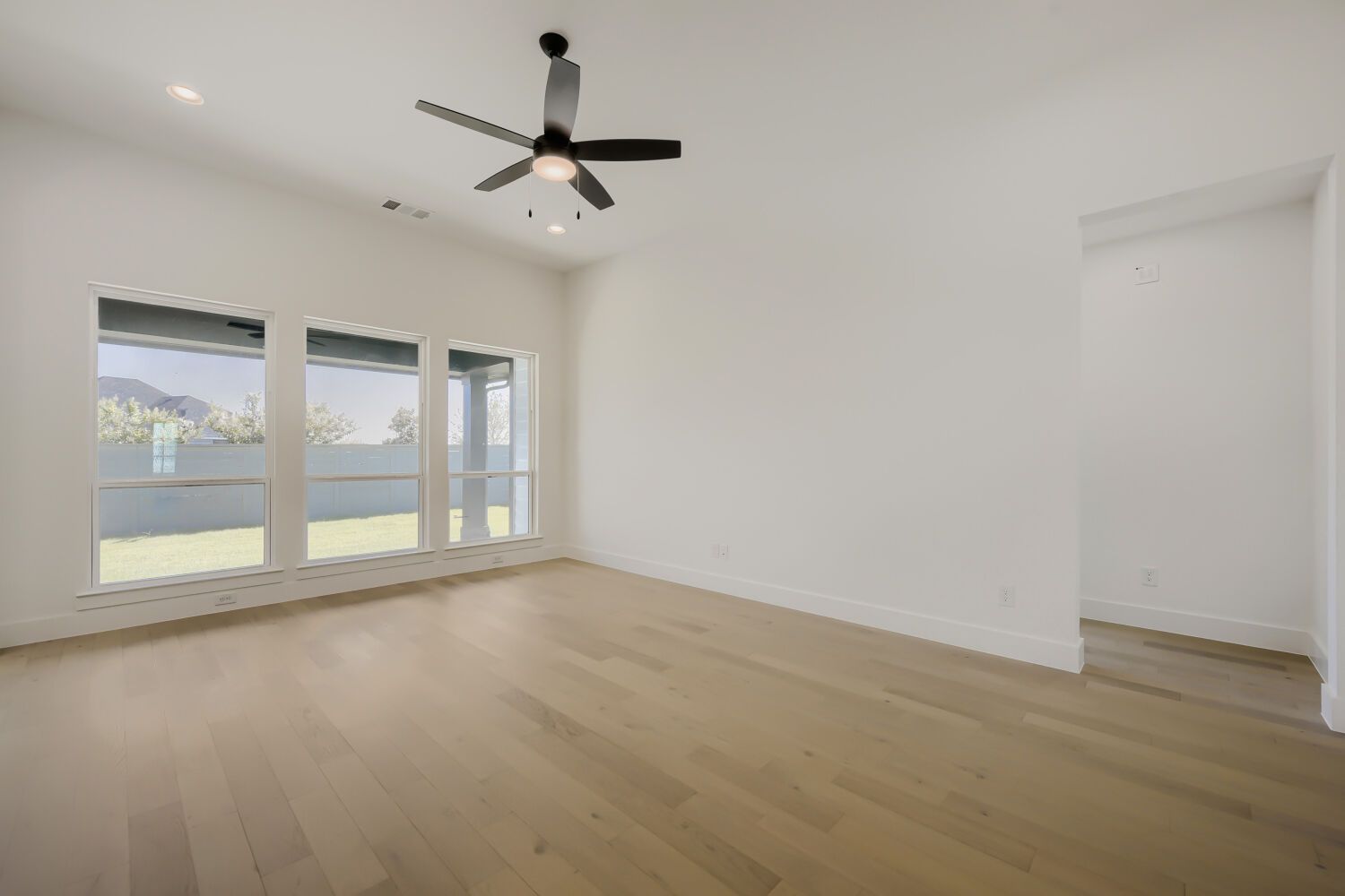 11712 Wildwood - Living Area
