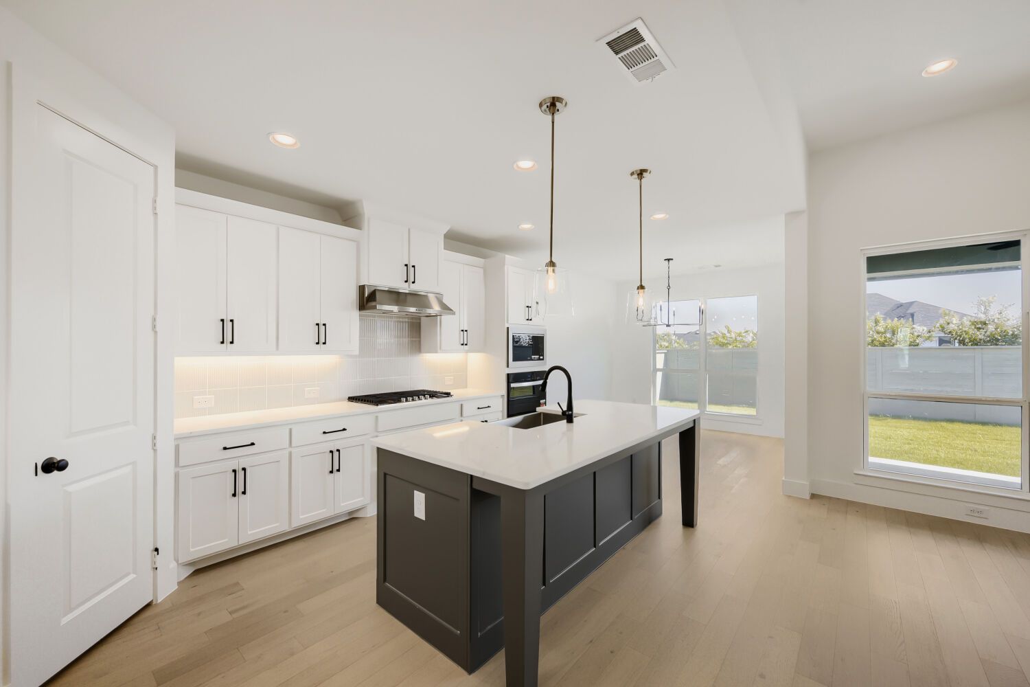11712 Wildwood - Kitchen