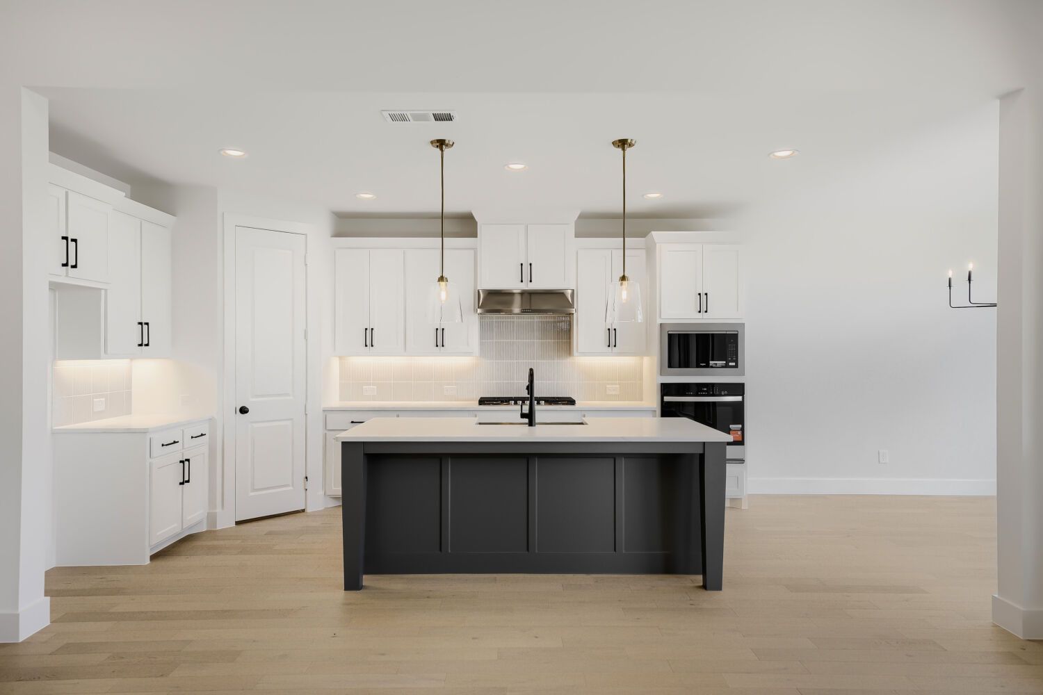 11712 Wildwood - Kitchen