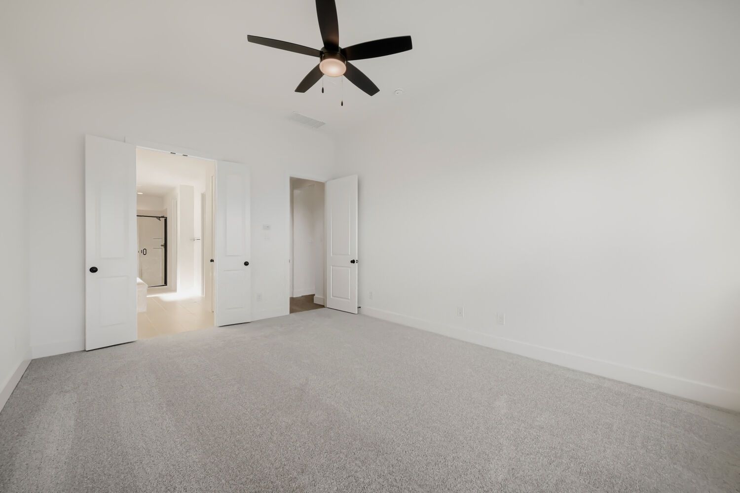 11712 Wildwood - Primary Bedroom