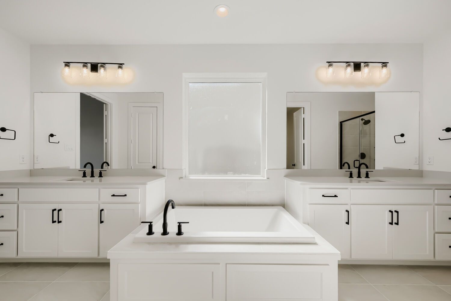 11712 Wildwood - Primary Bathroom