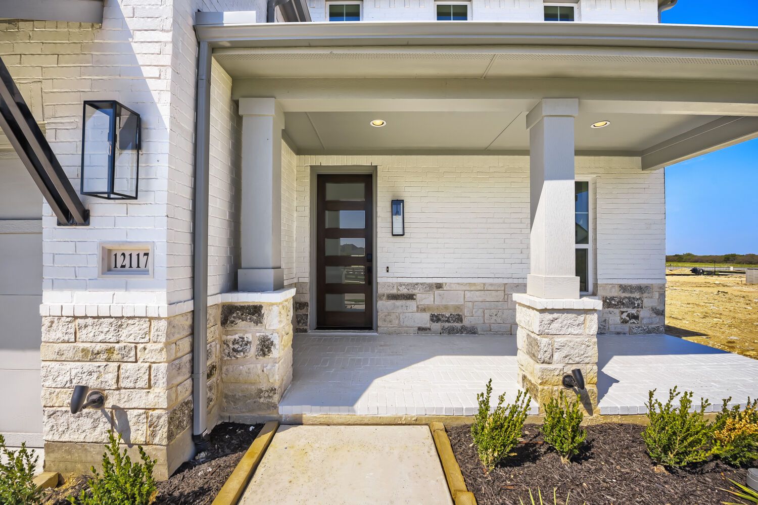 12117 Orchard - Front Entryway