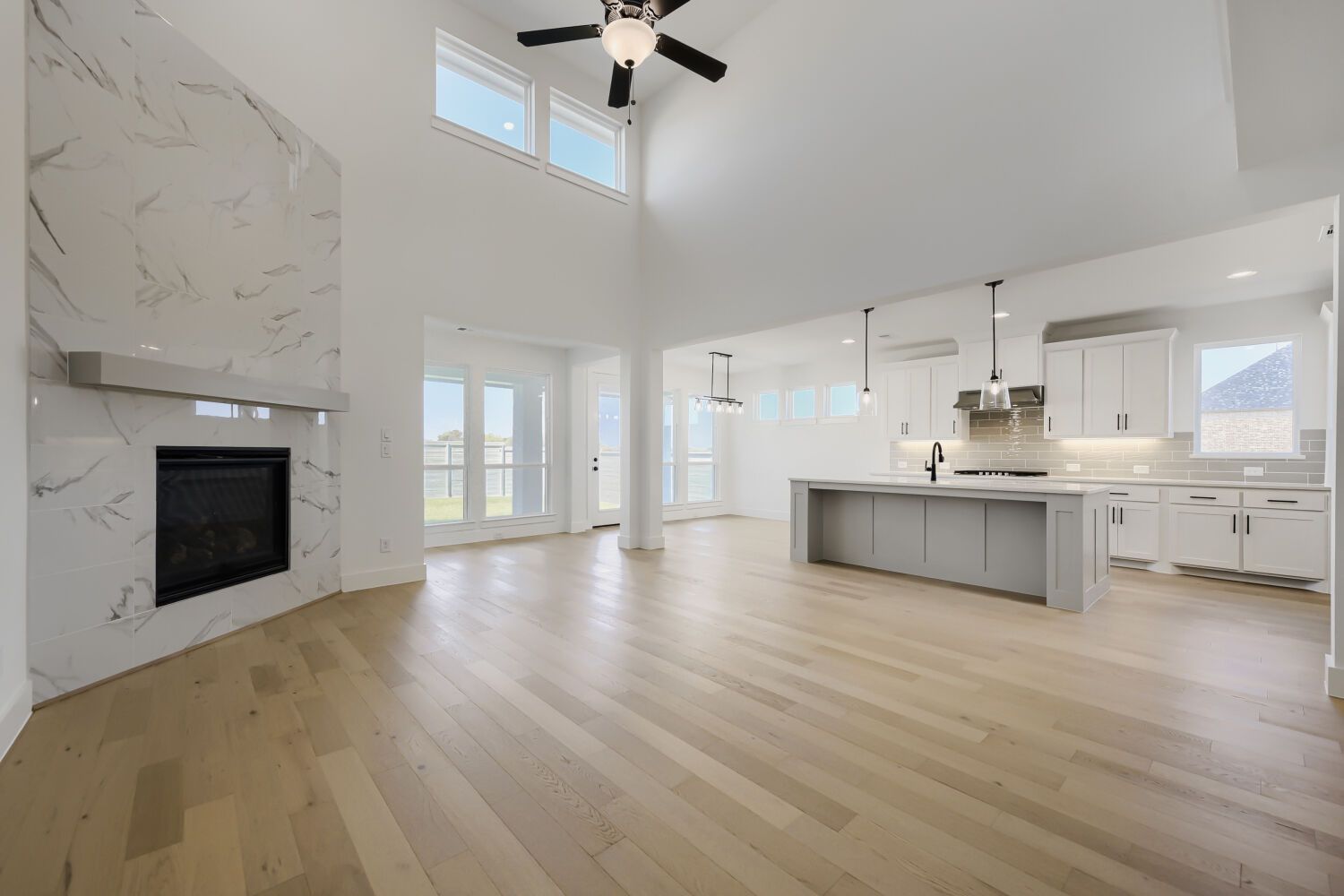 12117 Orchard - Living Area