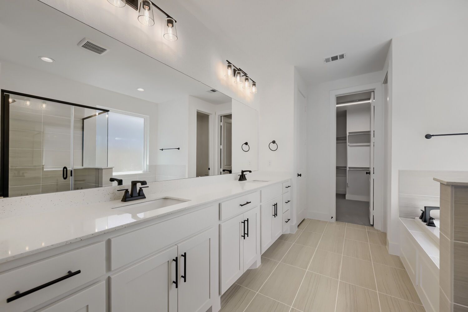 12117 Orchard - Primary Bathroom