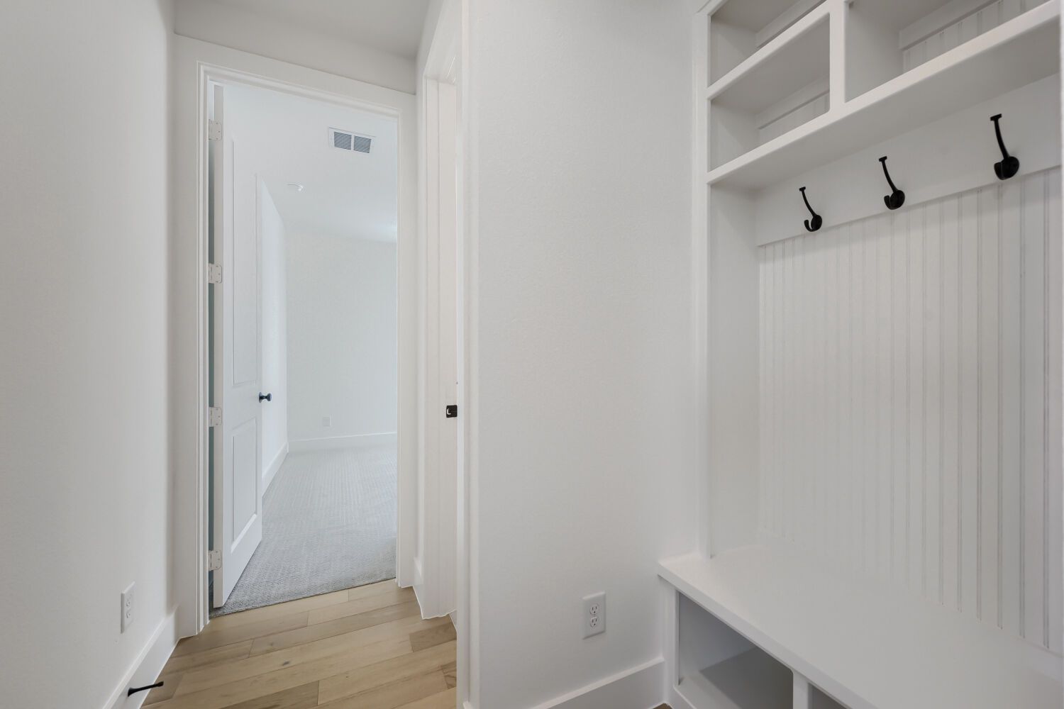 12117 Orchard - Mud Room