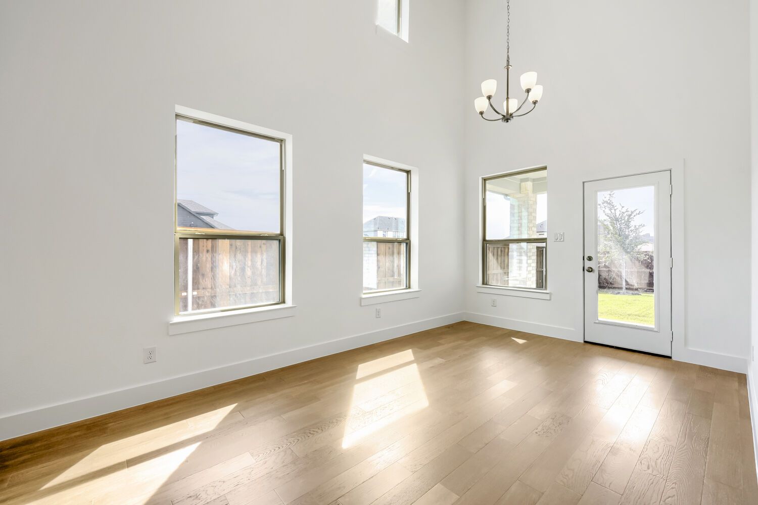 1737 Cornwall - Dining Area