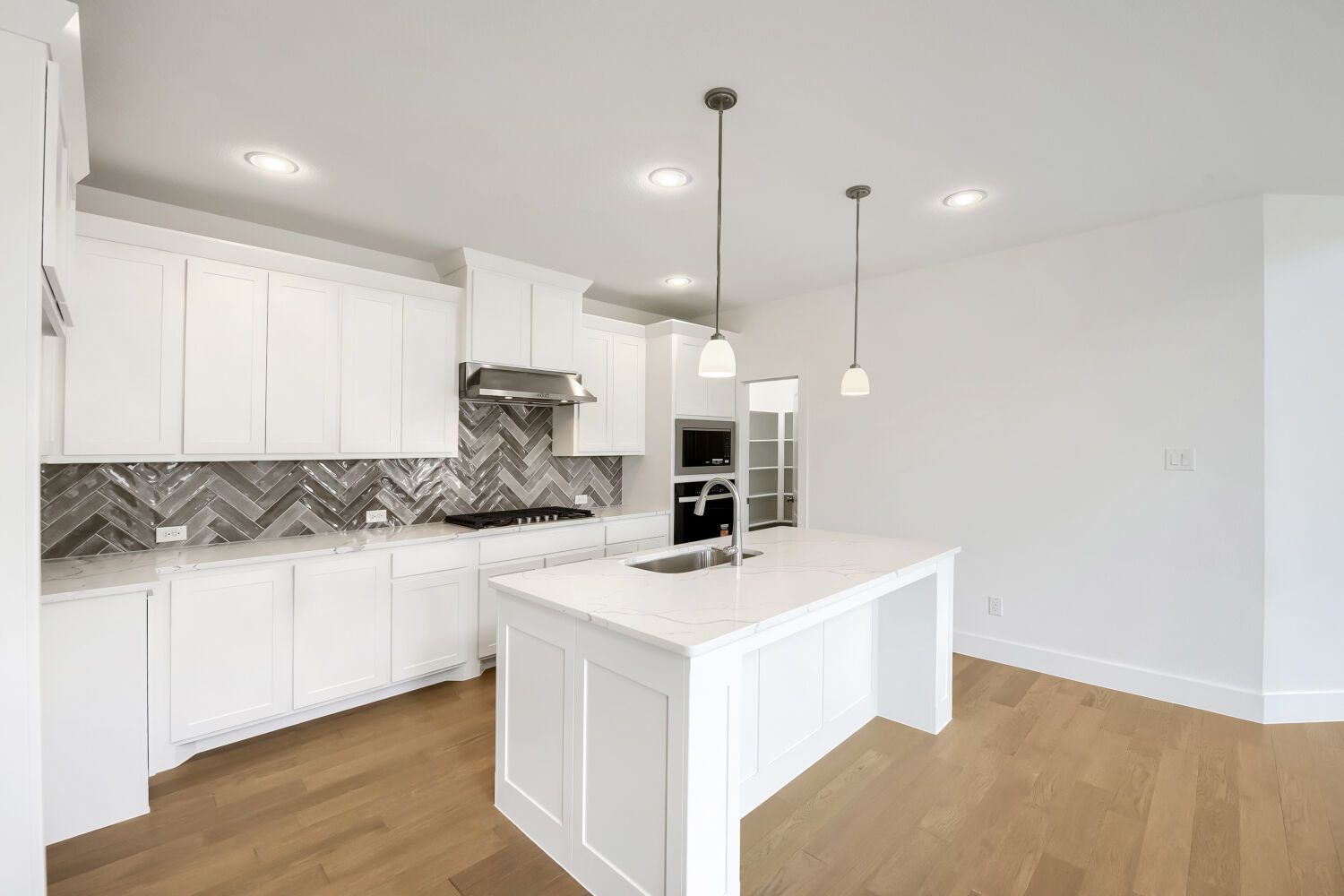 1737 Cornwall - Kitchen