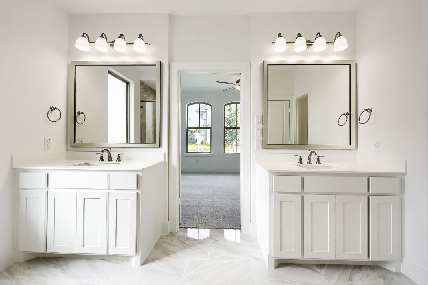 1737 Cornwall - Primary Bathroom