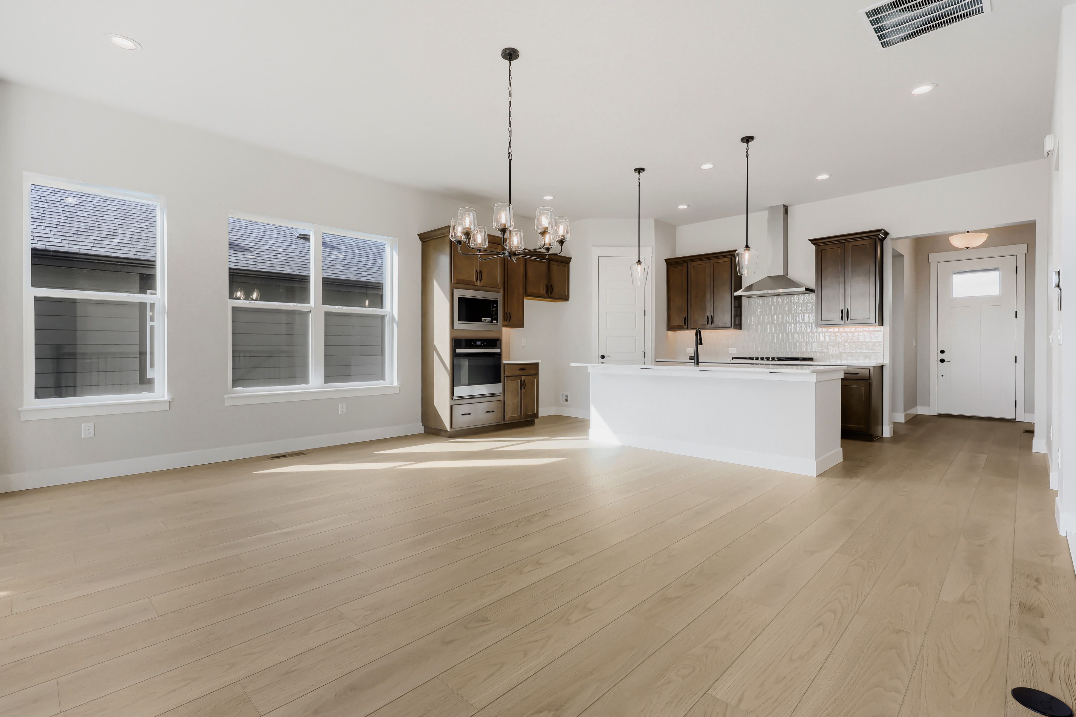 8461 Dines - Living Area
