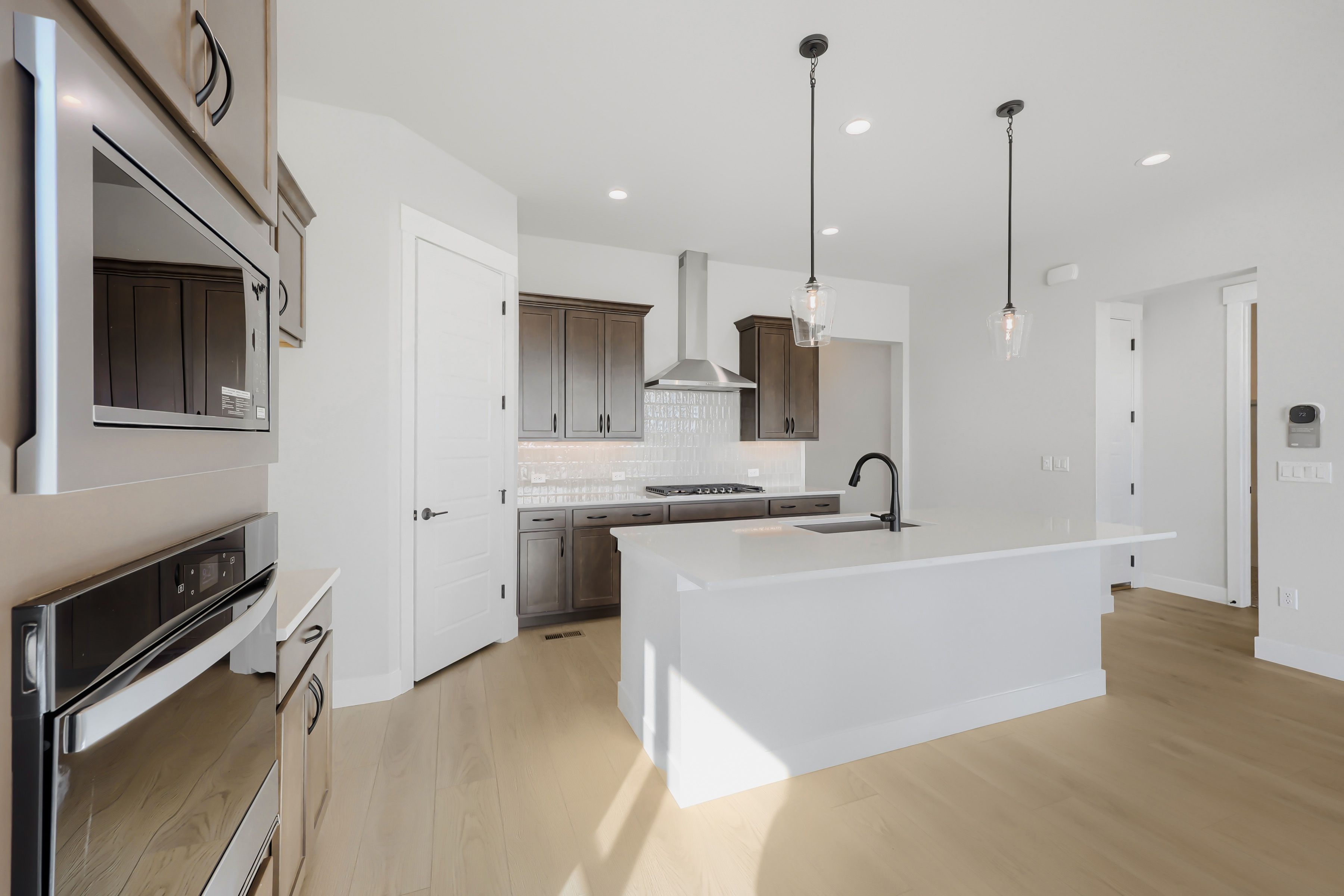 8461 Dines - Kitchen