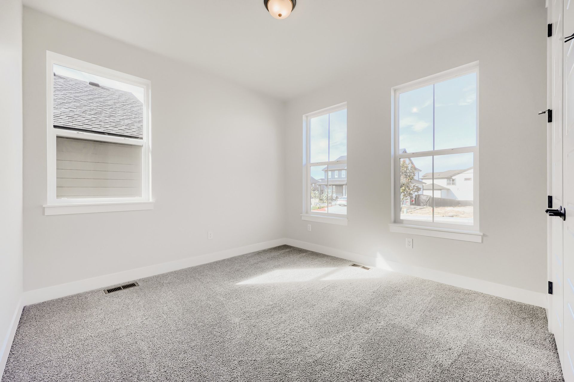 8461 Dines - Bedroom
