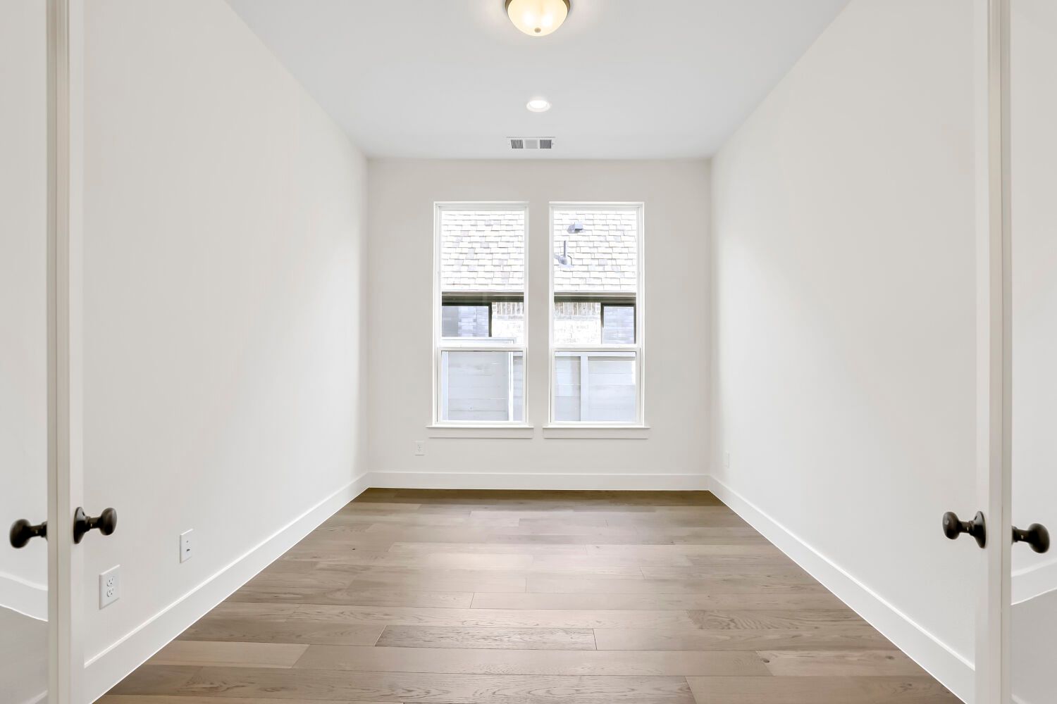 Plan 1648 Home Office Representative Photo