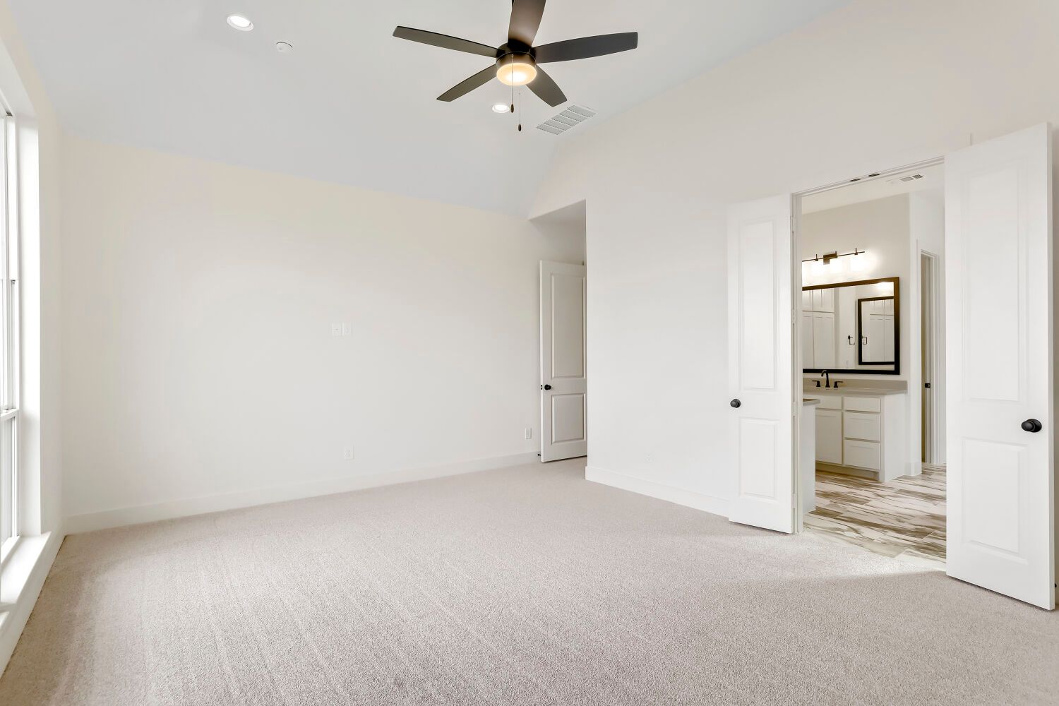 Plan 1648 Main Bedroom Representative Photo
