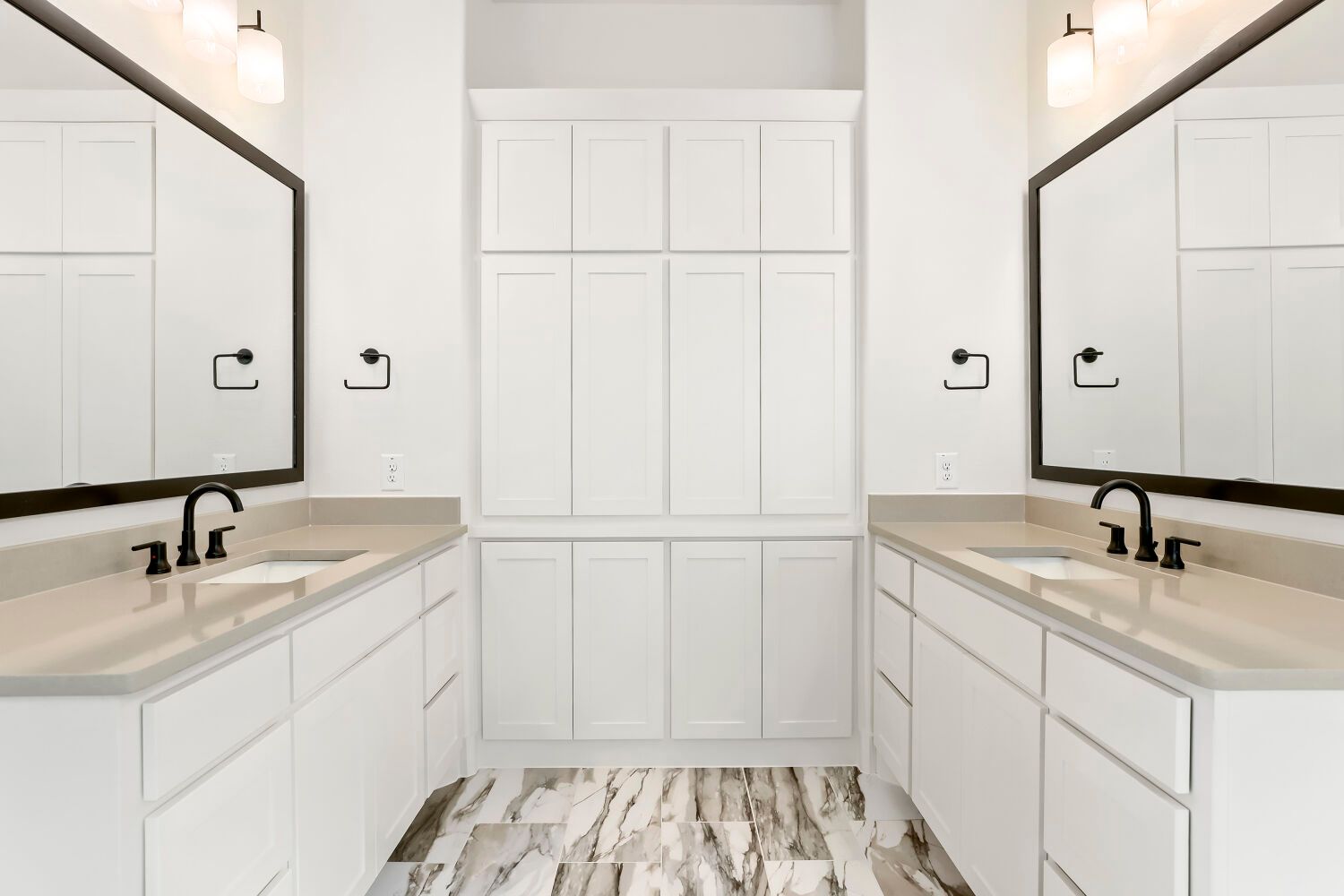 Plan 1648 Main Bathroom Representative Photo