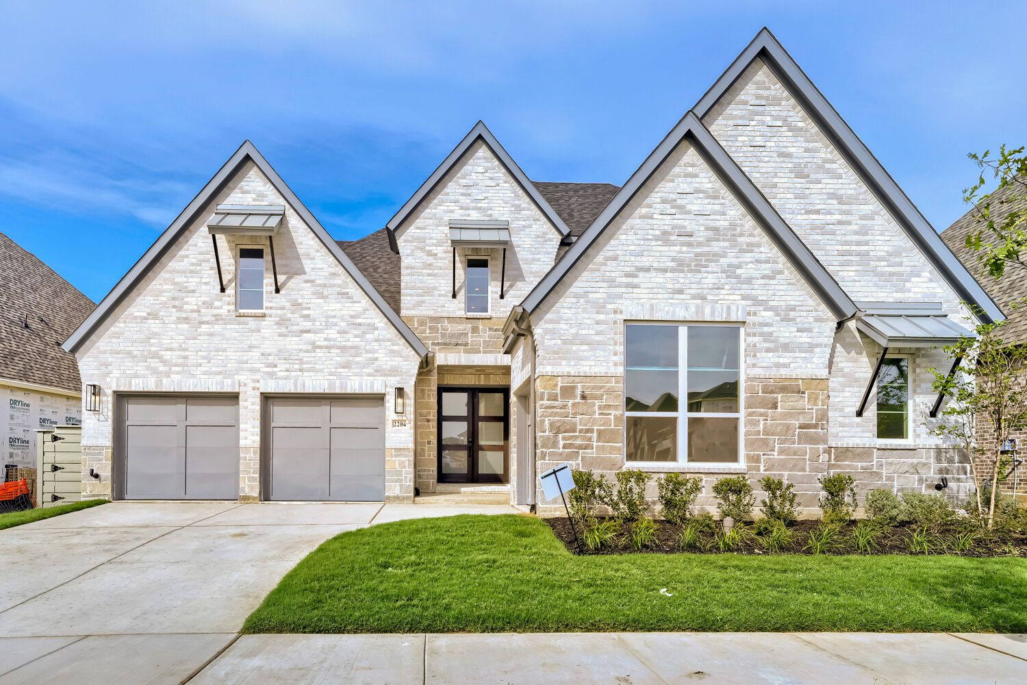 2204 Atlas - Front Elevation
