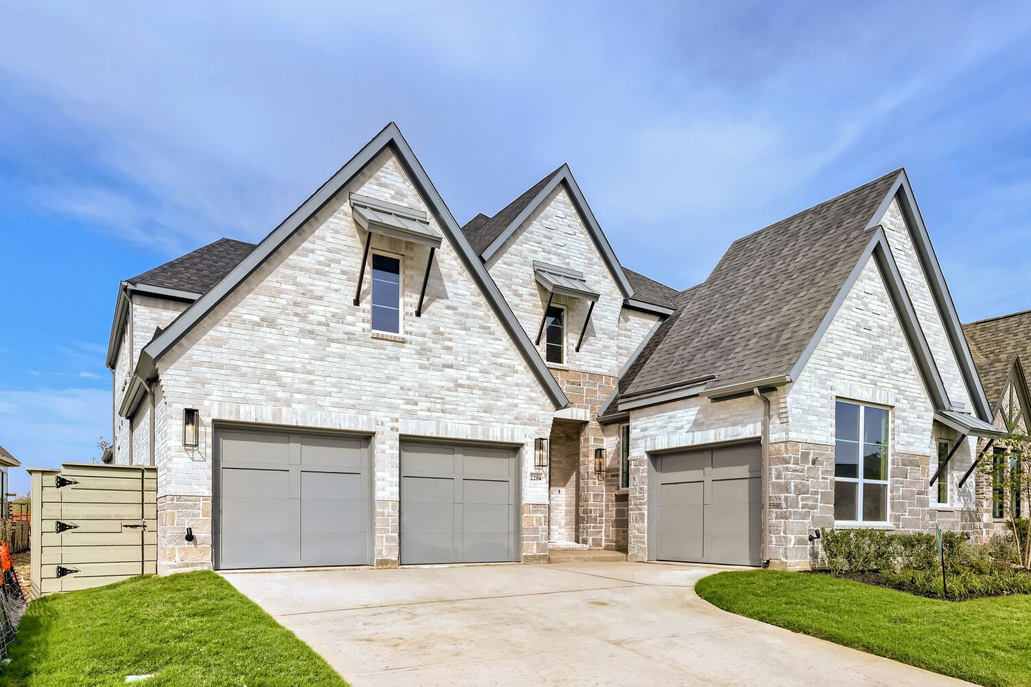 2204 Atlas - Front Elevation