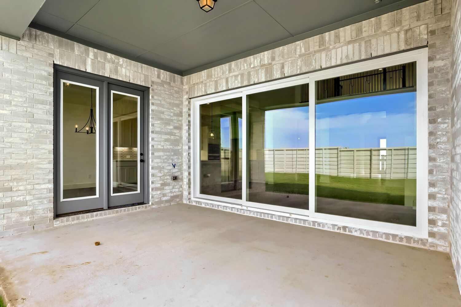 2204 Atlas - Patio